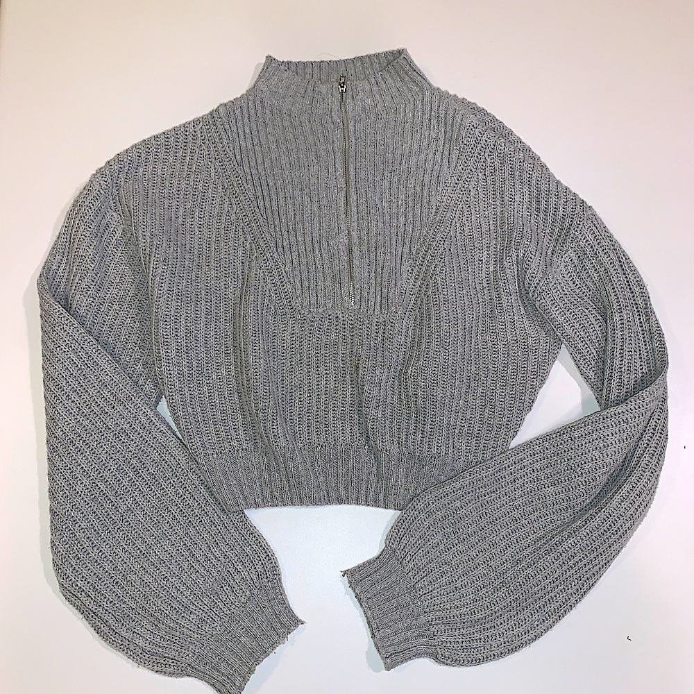Knitted grey, cropped sweater